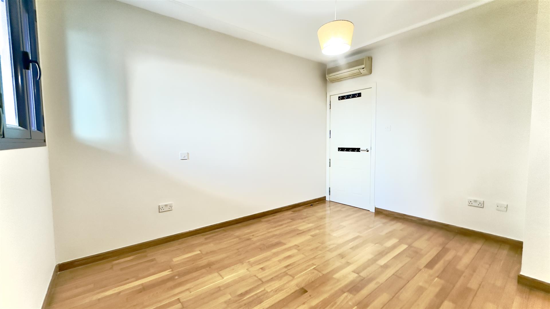 Image of Apartment - 4 Bedrooms - 2 Bathrooms for Sale in Europlaza-Gibraltar, Image 15
